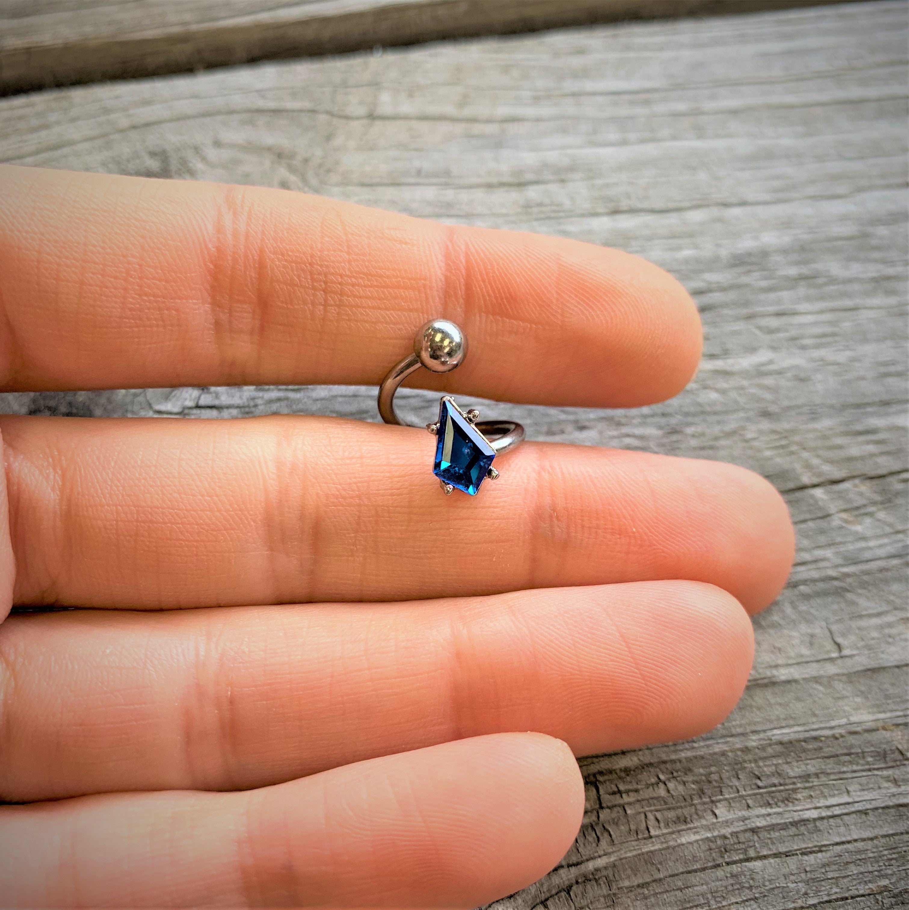 14 Gauge 3/8 Blue Gem Graceful Rhombus Spiral Twister Belly Ring