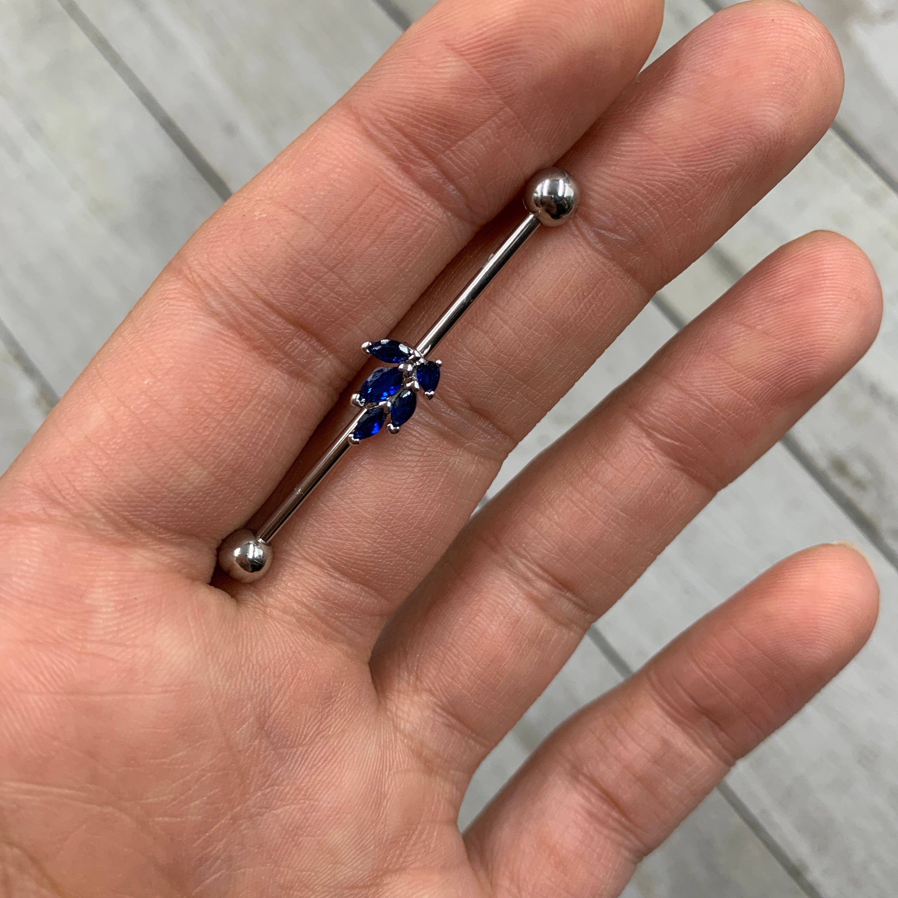 14 Gauge Blue Gem Leaf Cluster Industrial Barbell 38mm