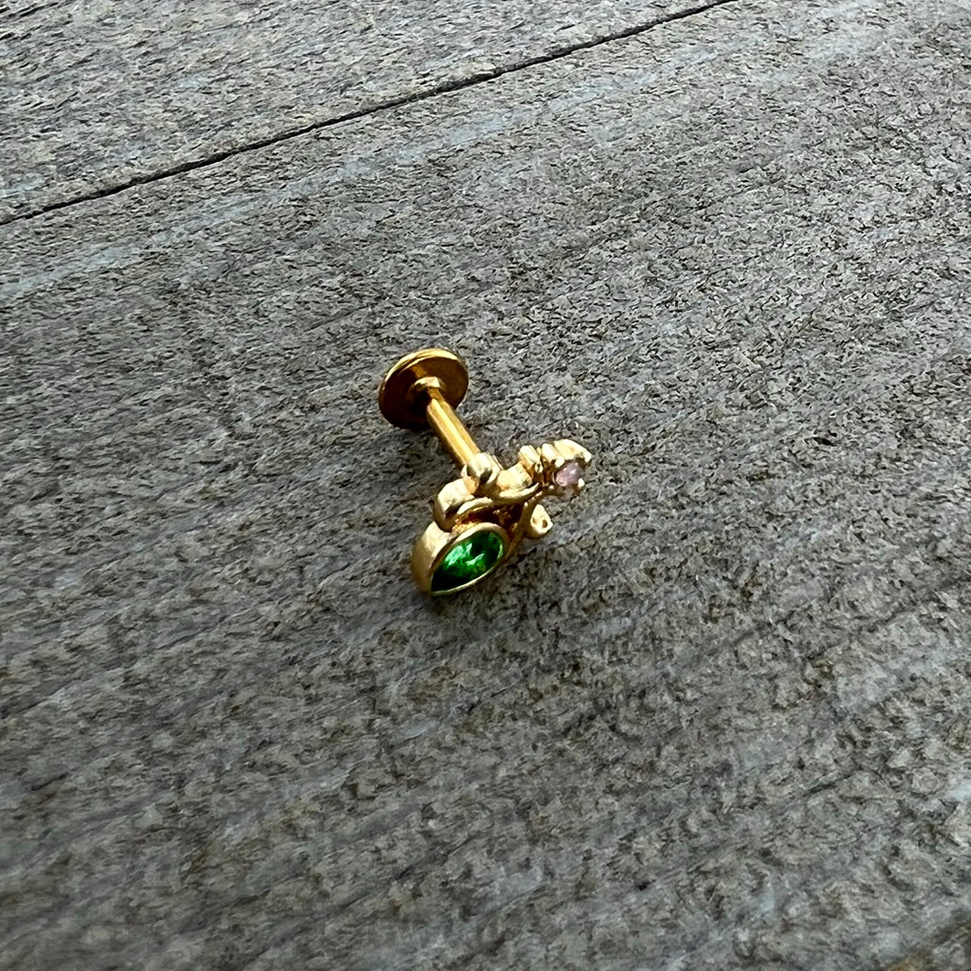 16 Gauge 1/4 Green Gem Gold Tone Shades of Spring Labret