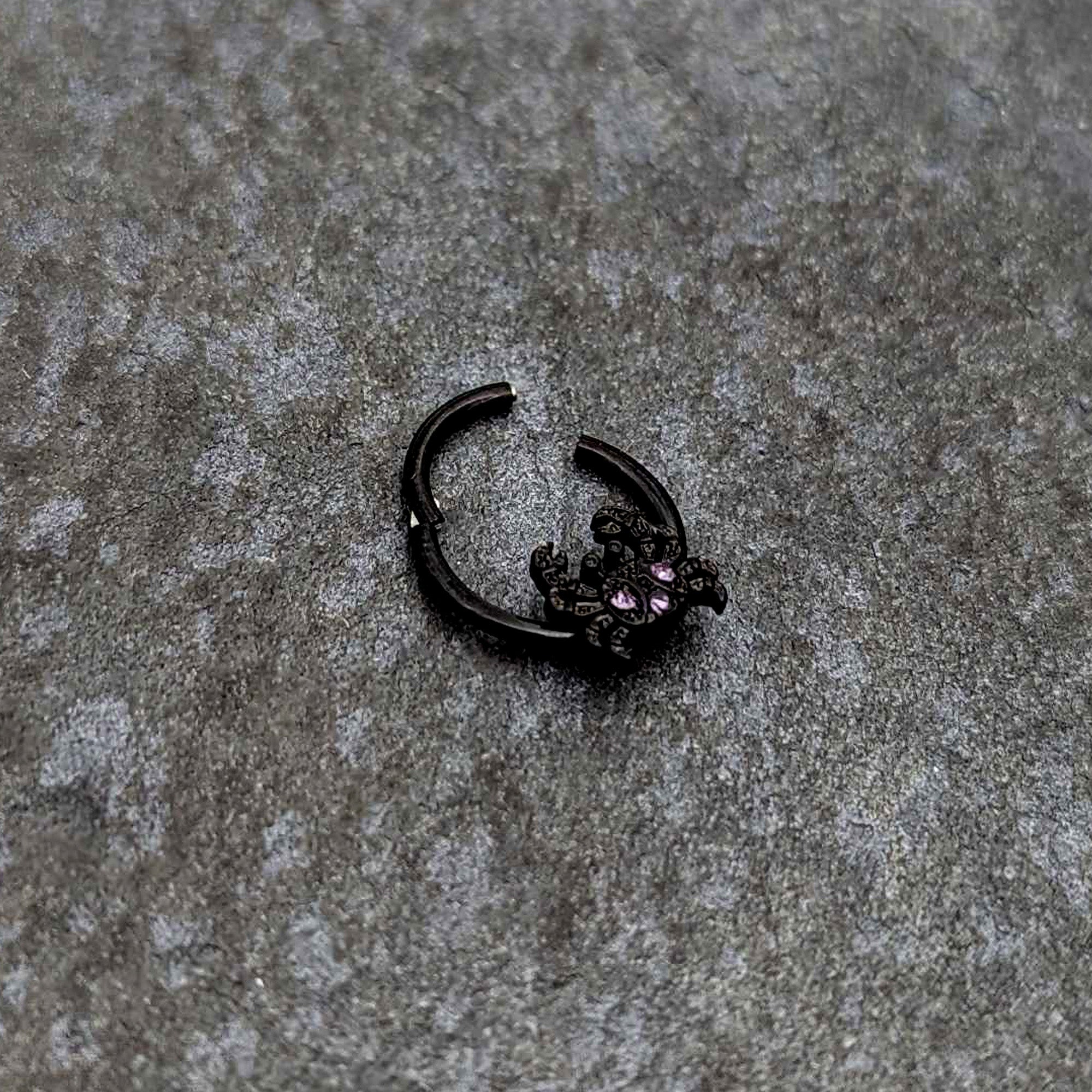 16 Gauge 3/8 Purple Gem Black Chic Crab Hinged Segment Ring