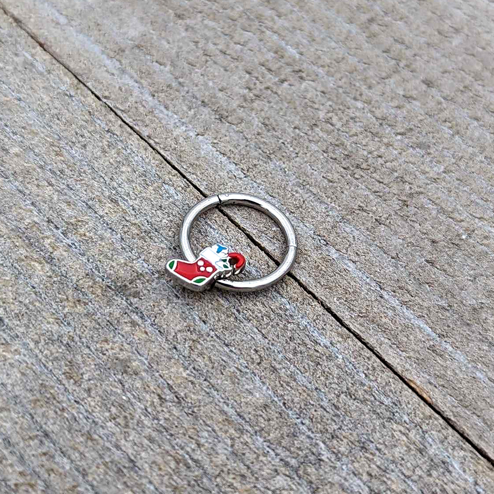 16 Gauge 3/8 Happy Christmas Stocking Red Green Hinged Segment Ring