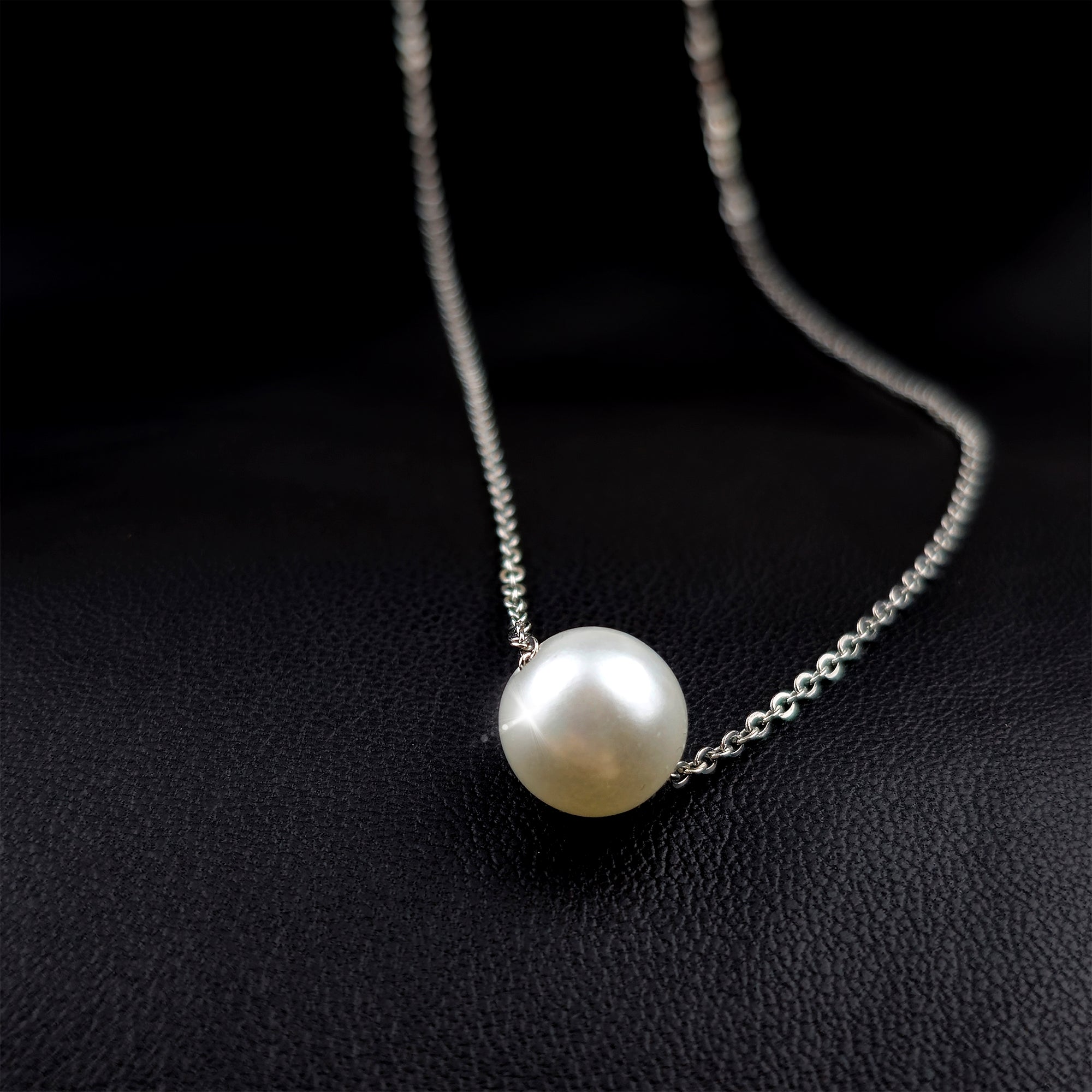 CD Pearl necklace, Women's Fashion, Jewelry & Organisers, Necklaces on  Carousell